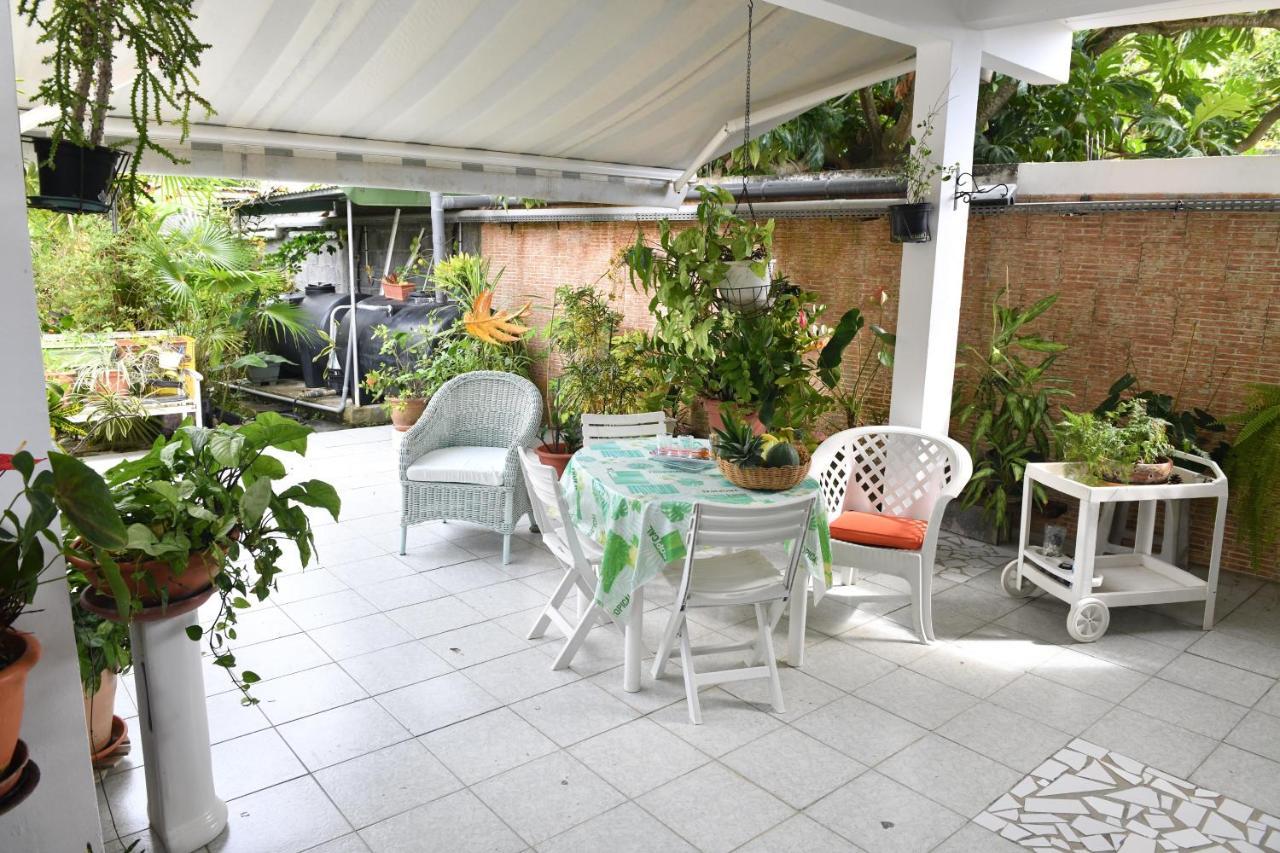 Coco Et Canne Port-Louis Extérieur photo